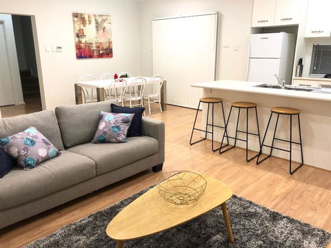 MODERN SPACIOUS 3 BR HOME - NEAR BEACH & AIRPORT - Stayed 8
