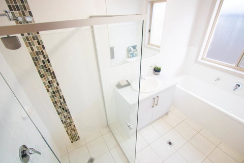 Waterfront On Jefferson, At Wellington Marina, SA - Stayed 17