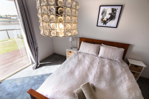 Waterfront On Jefferson, At Wellington Marina, SA - Stayed 10