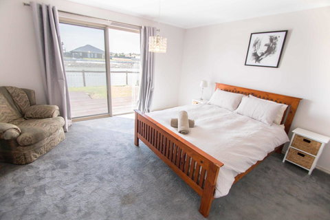 Waterfront On Jefferson, At Wellington Marina, SA - Stayed 9