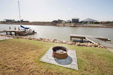 Waterfront On Jefferson, At Wellington Marina, SA - Stayed 2