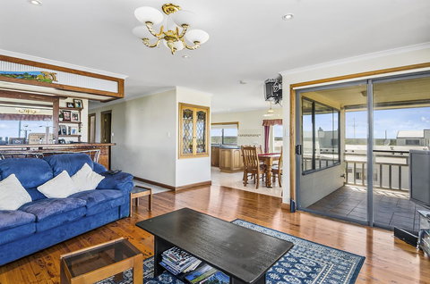 Rocks Retreat House With Sea Views - Stayed 0