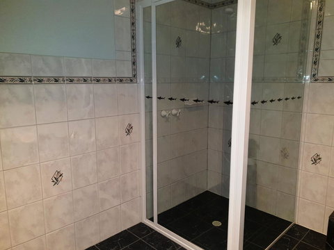 Rocks Retreat House With Sea Views - Stayed 16