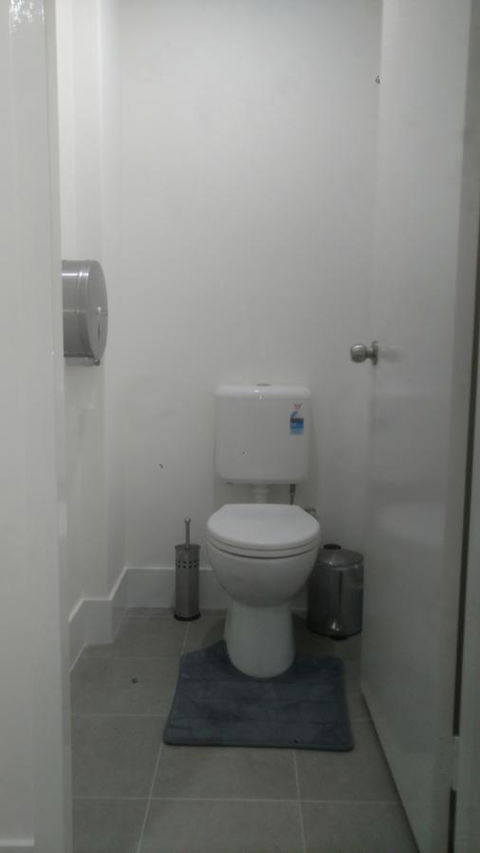 Perth City Backpackers Hostel - Note - Valid Passport Required To Check In - Stayed 16