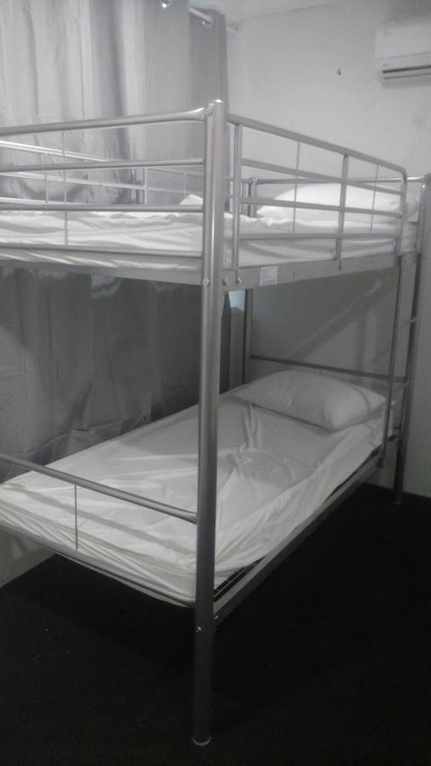 Perth City Backpackers Hostel - Note - Valid Passport Required To Check In - Stayed 22