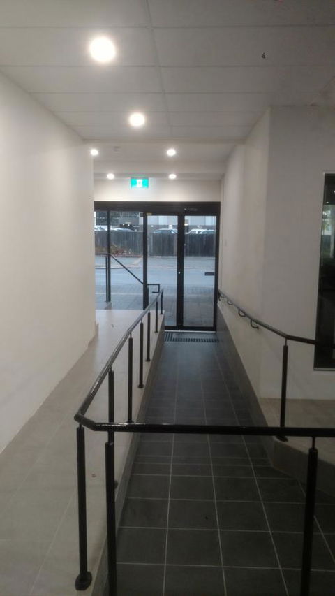 Perth City Backpackers Hostel - Note - Valid Passport Required To Check In - Stayed 20