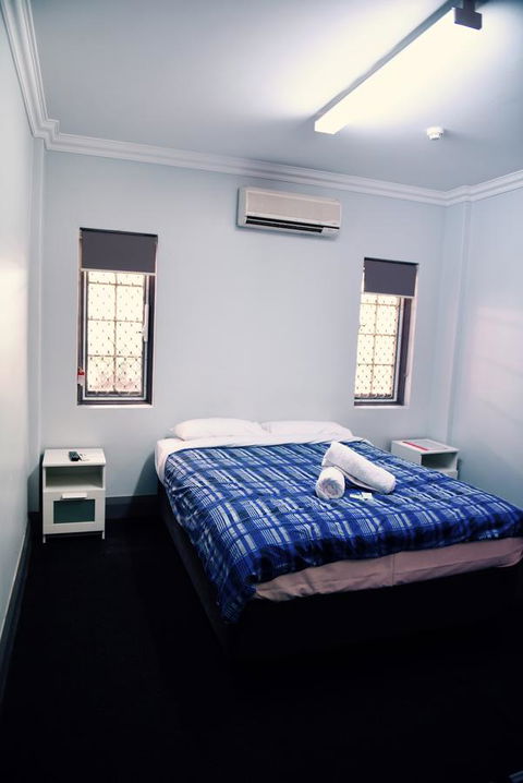 The Emperors Crown Hostel - Stayed 27