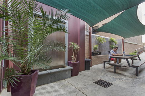 The Emperors Crown Hostel - Stayed 12