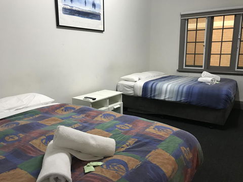 The Emperors Crown Hostel - Stayed 8