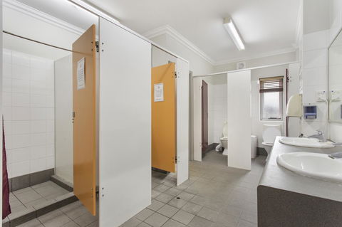 The Emperors Crown Hostel - Stayed 25