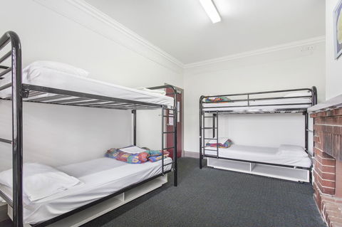 The Emperors Crown Hostel - Stayed 7