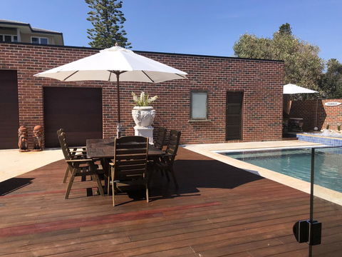 The Compass Beach House - Stayed 23