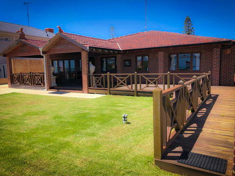 The Compass Beach House - Stayed 5