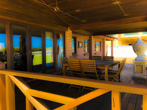 The Compass Beach House - Stayed 8