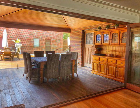 The Compass Beach House - Stayed 10