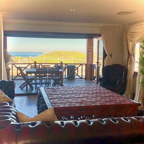 The Compass Beach House - Stayed 24