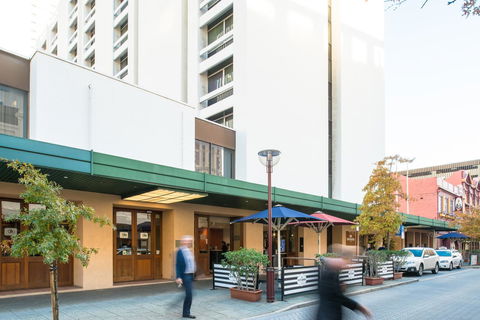 Seasons Of Perth - Stayed 21