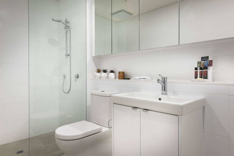 Ramada By Wyndham VetroBlu Scarborough Beach - Stayed 16