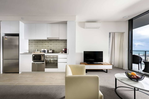 Ramada By Wyndham VetroBlu Scarborough Beach - Stayed 17
