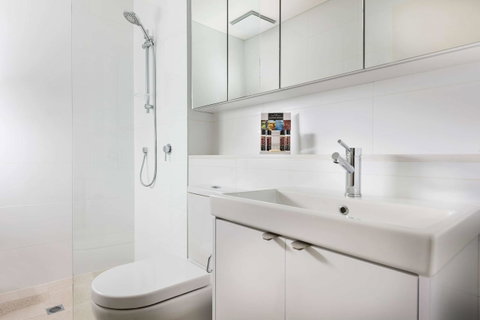 Ramada By Wyndham VetroBlu Scarborough Beach - Stayed 37