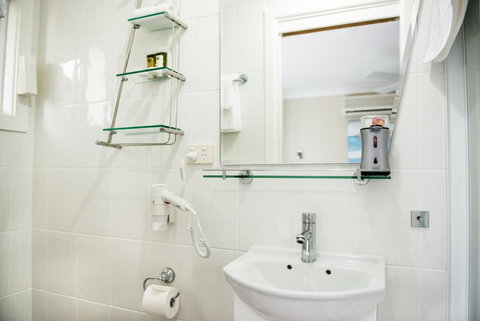 Nelson Bay Bed & Breakfast - Stays Accommodation 25