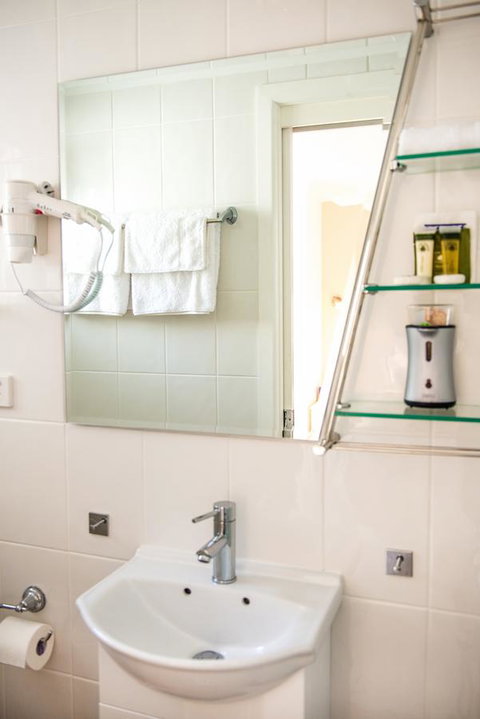 Nelson Bay Bed & Breakfast - Stays Accommodation 27