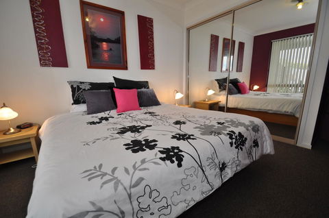Beachfront Apartments - Stayed 1