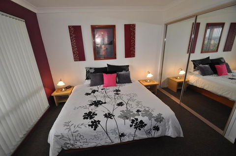 Beachfront Apartments - Stayed 5