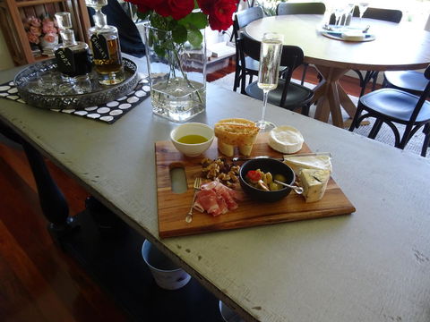 Romanz In The Valley (Luxury B&B) - Stayed 43