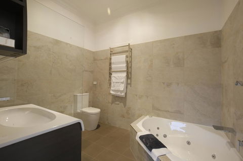 Romanz In The Valley (Luxury B&B) - Stayed 4