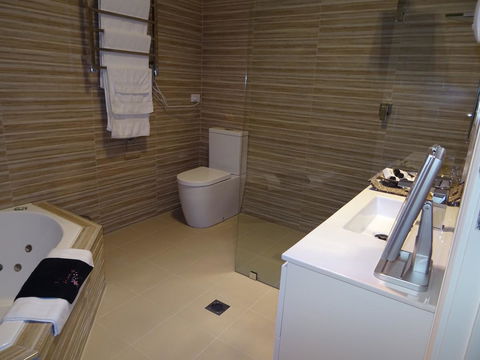 Romanz In The Valley (Luxury B&B) - Stayed 9