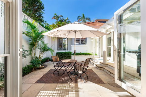 Kensington Self-Contained Modern House (89BROM) - Stayed 3