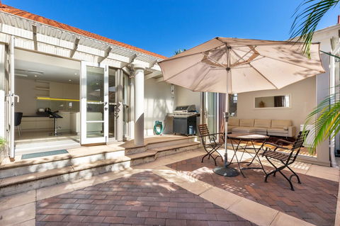 Kensington Self-Contained Modern House (89BROM) - Stayed 2