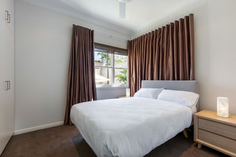 Kensington Self-Contained Modern House (89BROM) - Stayed 20