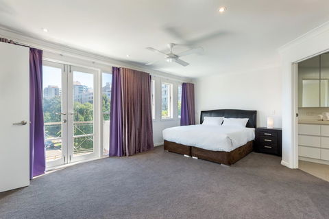 Kensington Self-Contained Modern House (89BROM) - Stayed 1