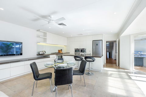 Kensington Self-Contained Modern House (89BROM) - Stayed 5