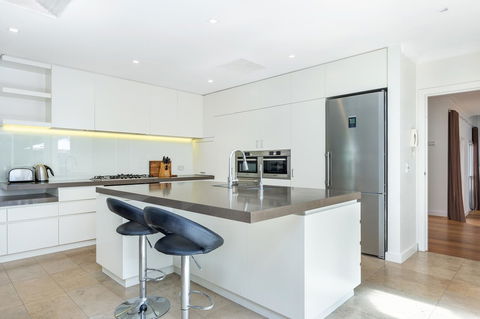 Kensington Self-Contained Modern House (89BROM) - Stayed 18