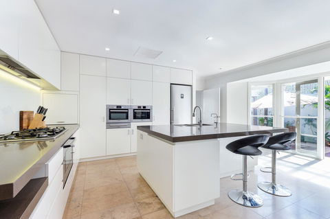 Kensington Self-Contained Modern House (89BROM) - Stayed 17