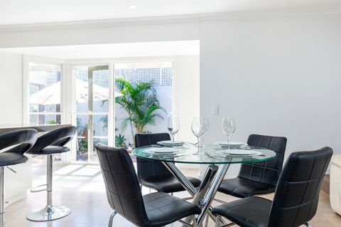 Kensington Self-Contained Modern House (89BROM) - Stayed 8