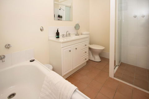 Stay In Mudgee The Grove, The Church, And Premium Private Homestead - Stayed 16