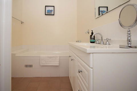 Stay In Mudgee The Grove, The Church, And Premium Private Homestead - Stayed 34