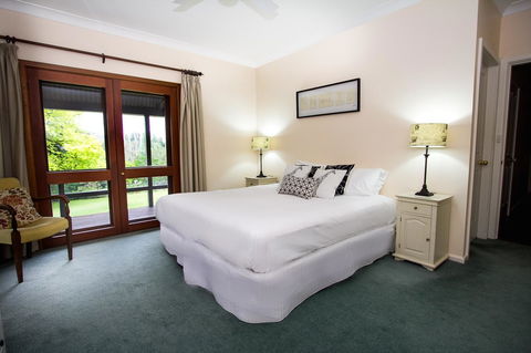 Stay In Mudgee The Grove, The Church, And Premium Private Homestead - Stayed 15