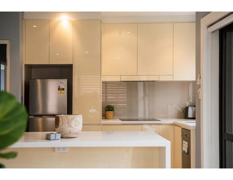 Beachside Getaway In Freshie W Parking - Stays Accommodation 2