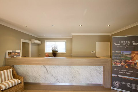 Potters Apartments - Stayed 32