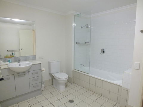 Pacific Marina Apartments - Stayed 5