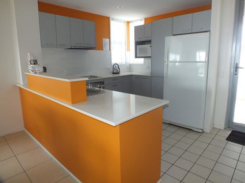 Pacific Marina Apartments - Stayed 19