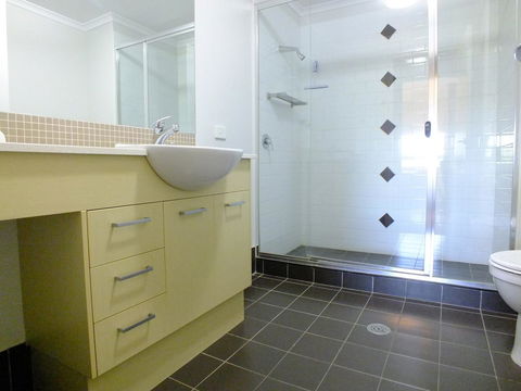 Pacific Marina Apartments - Stayed 7