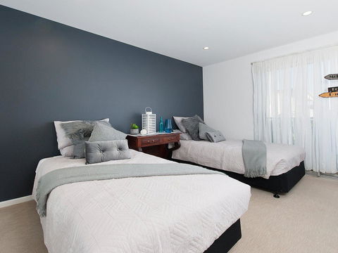 Blue View @ Fingal Bay - Stayed 26