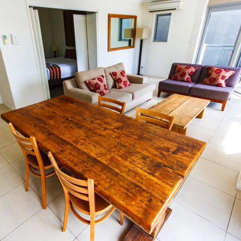 Byron Bay Hotel And Apartments - Stays Accommodation 9