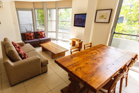 Byron Bay Hotel And Apartments - Stays Accommodation 11